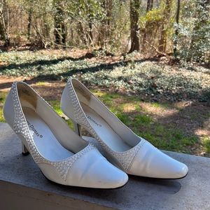 Pierre Dumas 1.5” Faux Pearl Studded Heels